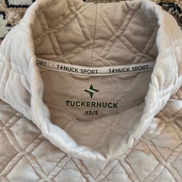 Tuckernuck Tnuck Sport cream sandy colored Quilted Funnel Pullover. - Picture 5 of 11